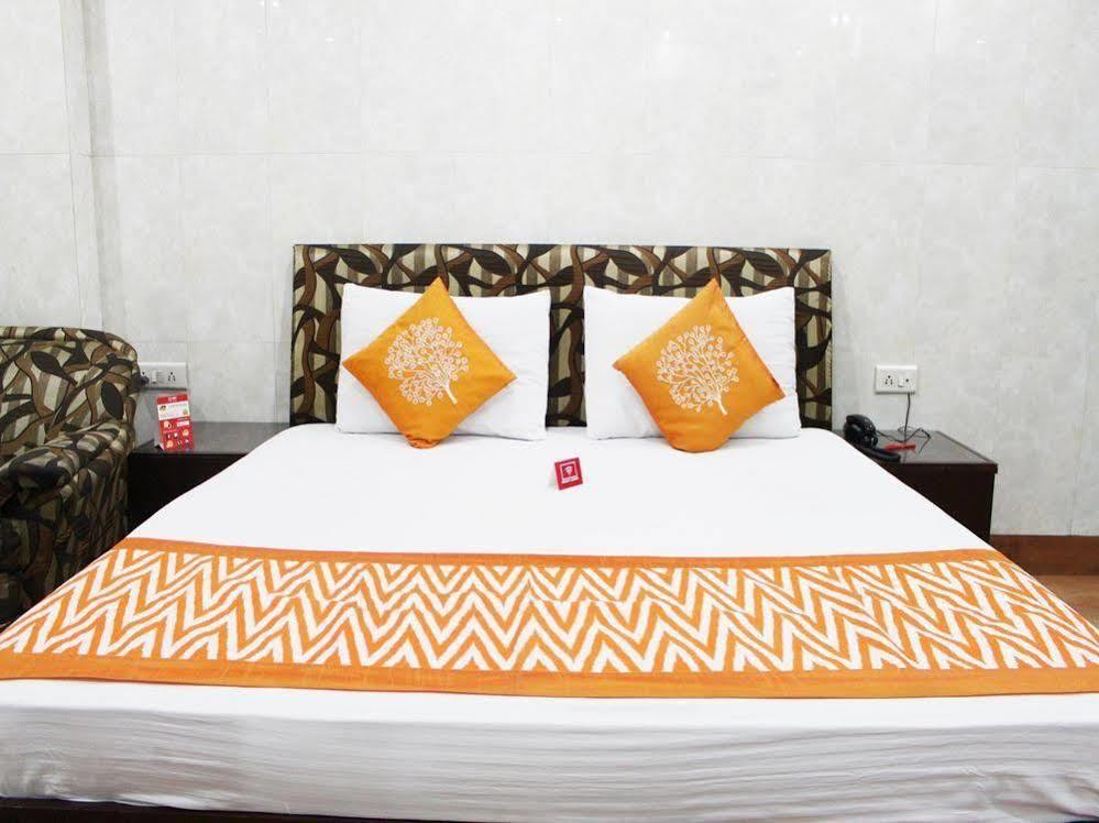 Oyo 2705 Hotel Preet Palace Νέο Δελχί Εξωτερικό φωτογραφία