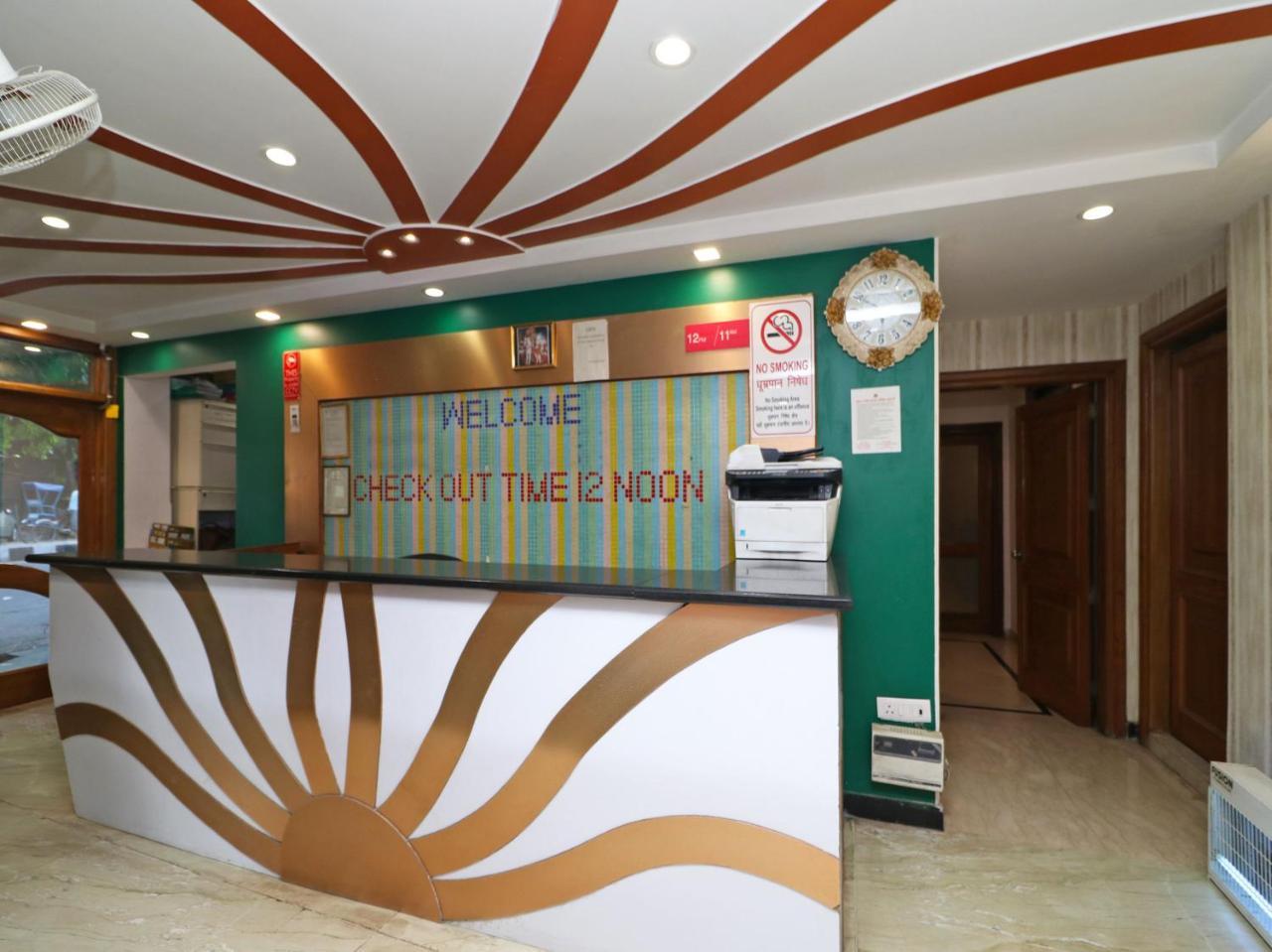 Oyo 2705 Hotel Preet Palace Νέο Δελχί Εξωτερικό φωτογραφία