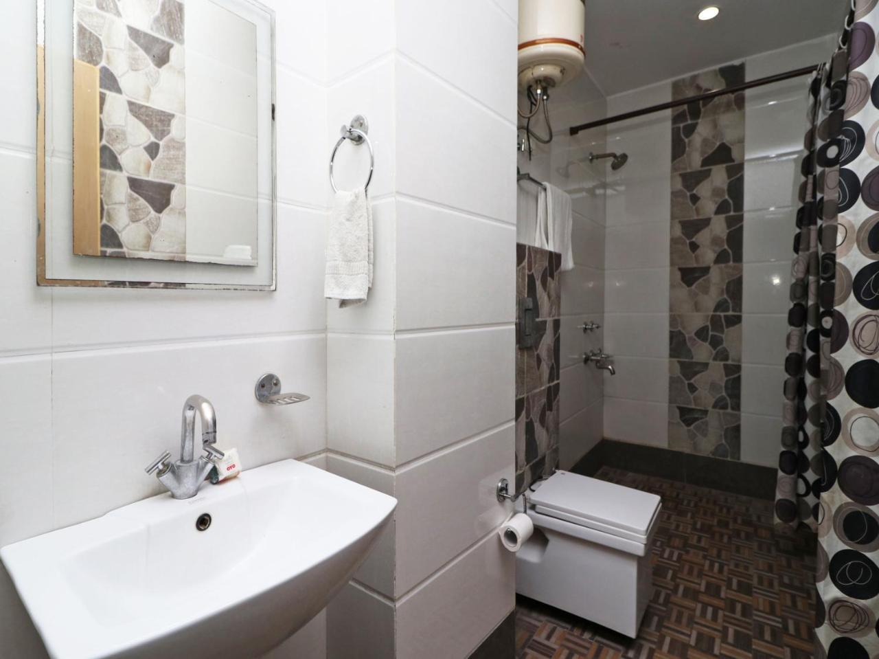 Oyo 2705 Hotel Preet Palace Νέο Δελχί Εξωτερικό φωτογραφία